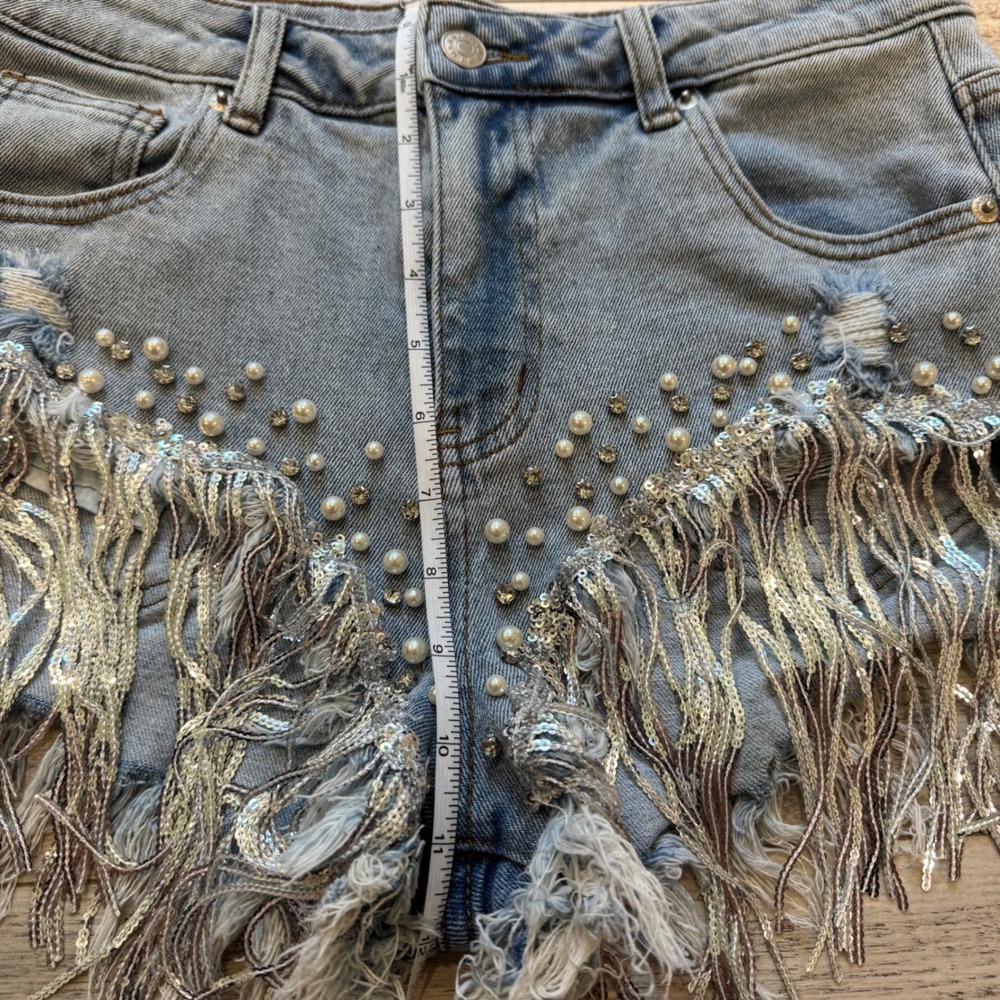 AKIRA Distressed Denim Shorts Western Glam Festival Women Size M Blue Fringe - Picture 4 of 10